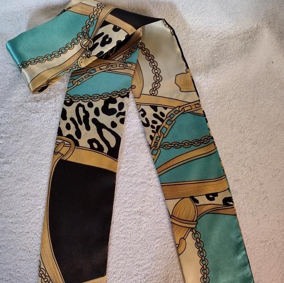 Scarf - Picture 4 of 4